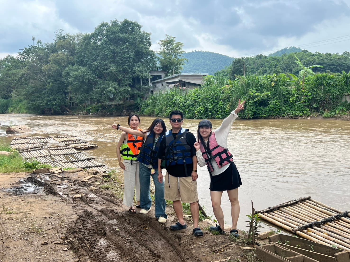 Guests traveling with Jackky in Chiang Mai — guest trip chiangmai 16